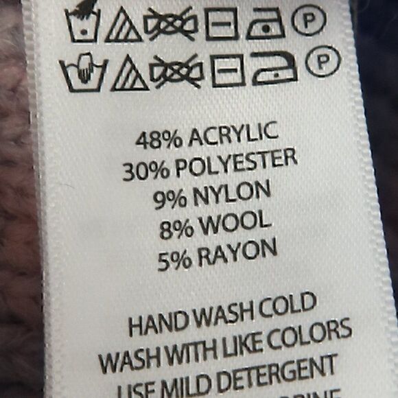 RACHEL ZOE BLUE & PINK OMBRE WINTER BEANIE HAT NEW WITH TAGS - Picture 3 of 4